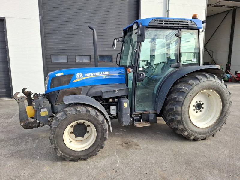 New Holland T4.95 T4.95LP - Traktor: slika 1 New Holland T4.95 T4.95LP - Traktor: slika 1