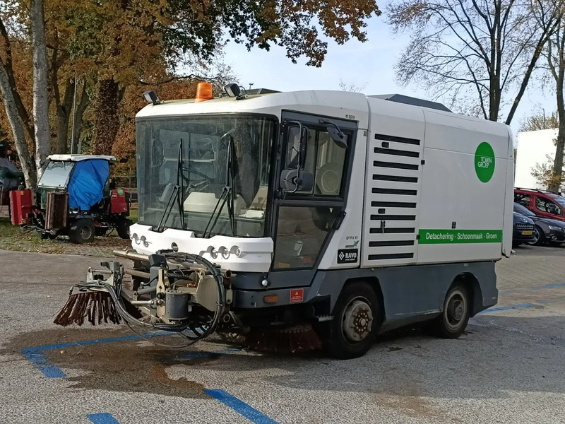 Ravo 540 - Vozilo za pometanje: slika 1 Ravo 540 - Vozilo za pometanje: slika 1