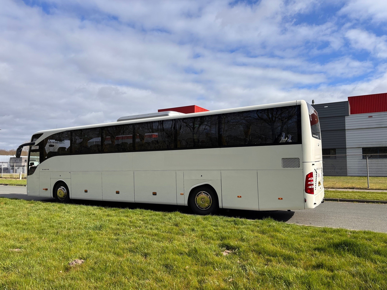Mercedes TOURISMO RHD-M/2A, 56 pl. (6 gear hand!) - Potovalni avtobus: slika 4 Mercedes TOURISMO RHD-M/2A, 56 pl. (6 gear hand!) - Potovalni avtobus: slika 4