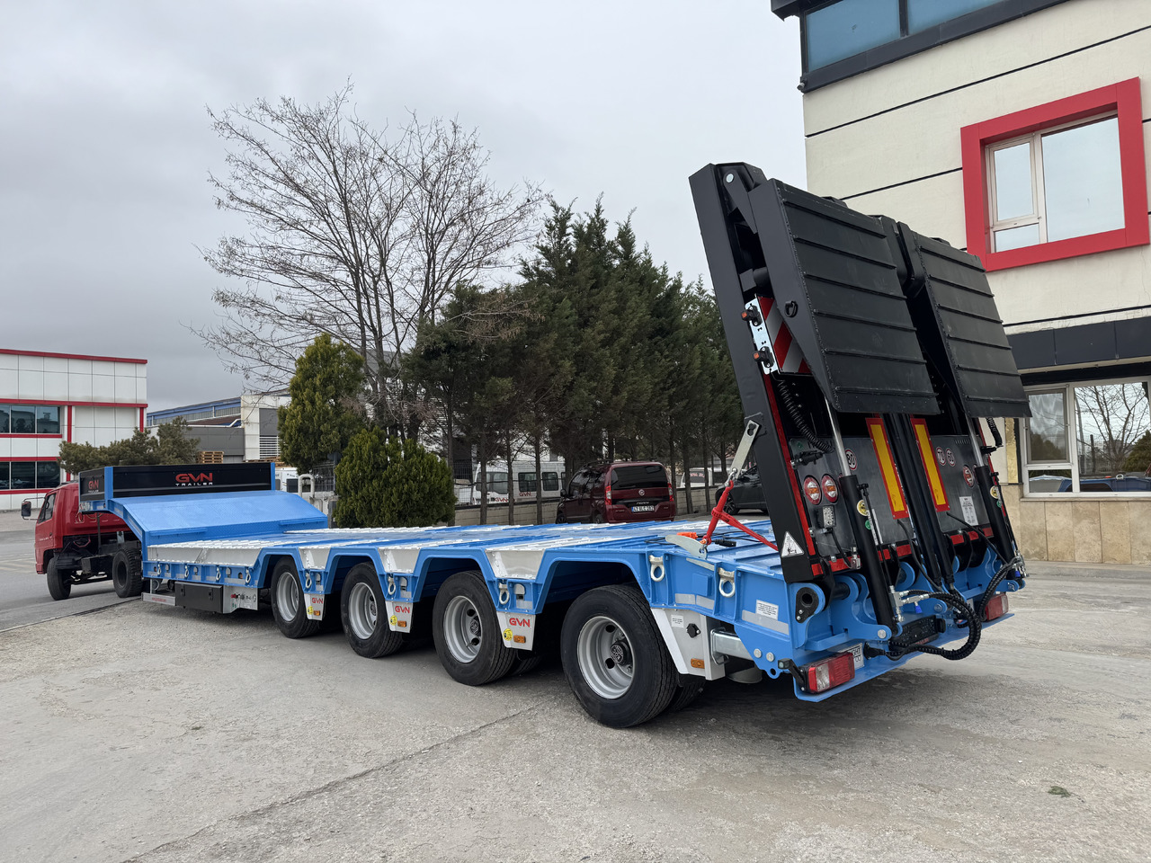 GVN Trailer 4 AXLE LOWBED WITH WHEEL RECESSES - Nizko noseča polprikolica: slika 1 GVN Trailer 4 AXLE LOWBED WITH WHEEL RECESSES - Nizko noseča polprikolica: slika 1