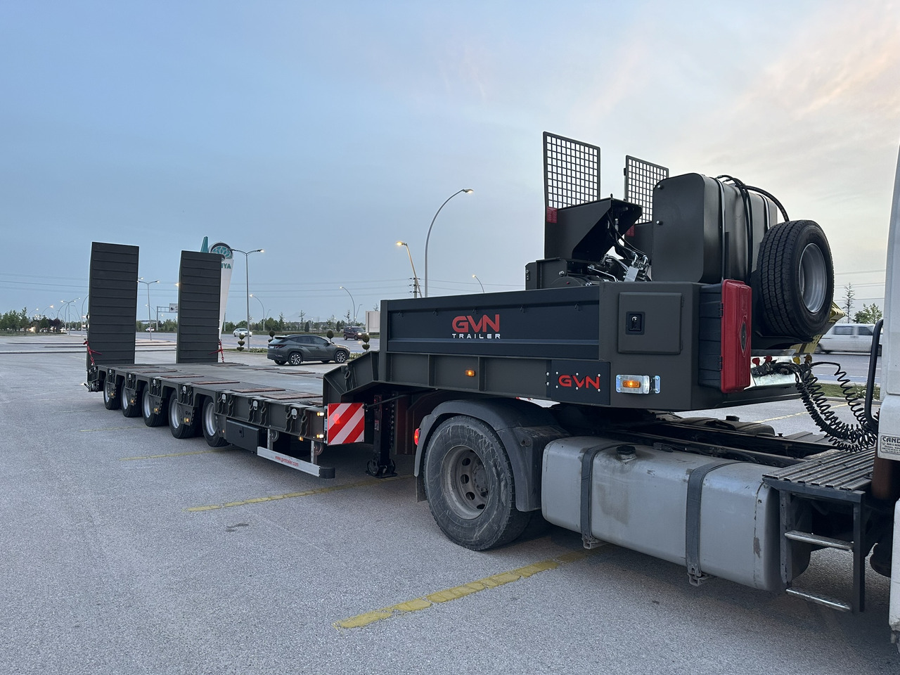 GVN Trailer 5 AXLE LOWBED - Nizko noseča polprikolica: slika 2 GVN Trailer 5 AXLE LOWBED - Nizko noseča polprikolica: slika 2