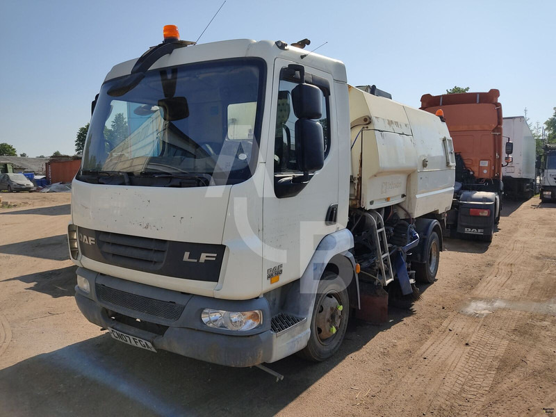 DAF LF45.160 - Vozilo za pometanje: slika 2 DAF LF45.160 - Vozilo za pometanje: slika 2
