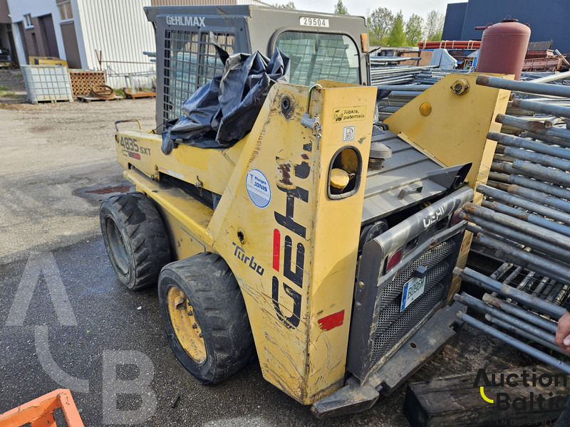 Gehl 4835 SXT - Mini nakladalec: slika 2 Gehl 4835 SXT - Mini nakladalec: slika 2