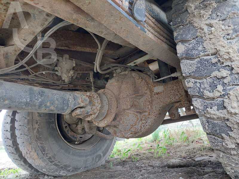 Tovornjak s kesonom, Tovornjak z dvigalom Iveco 180E18: slika 8