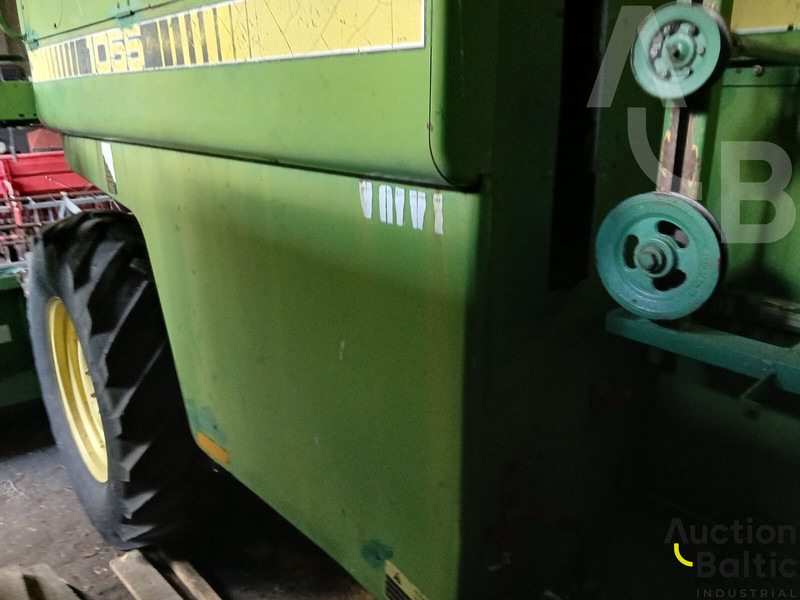 Kombajn harvester za transport hrane John Deere 1055: slika 10