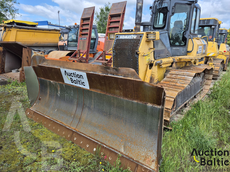 Komatsu D61EX-15 - Buldožer: slika 2 Komatsu D61EX-15 - Buldožer: slika 2