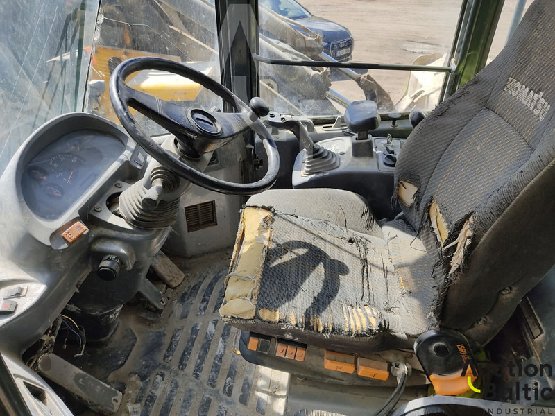 Komatsu WA250-5 - Kolesni nakladalec: slika 4 Komatsu WA250-5 - Kolesni nakladalec: slika 4