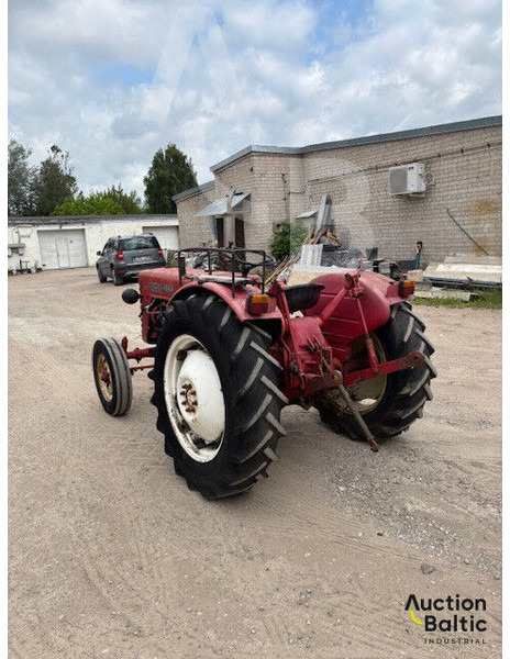 MCCORMICK International Farmall D-324 - Traktor: slika 4 MCCORMICK International Farmall D-324 - Traktor: slika 4