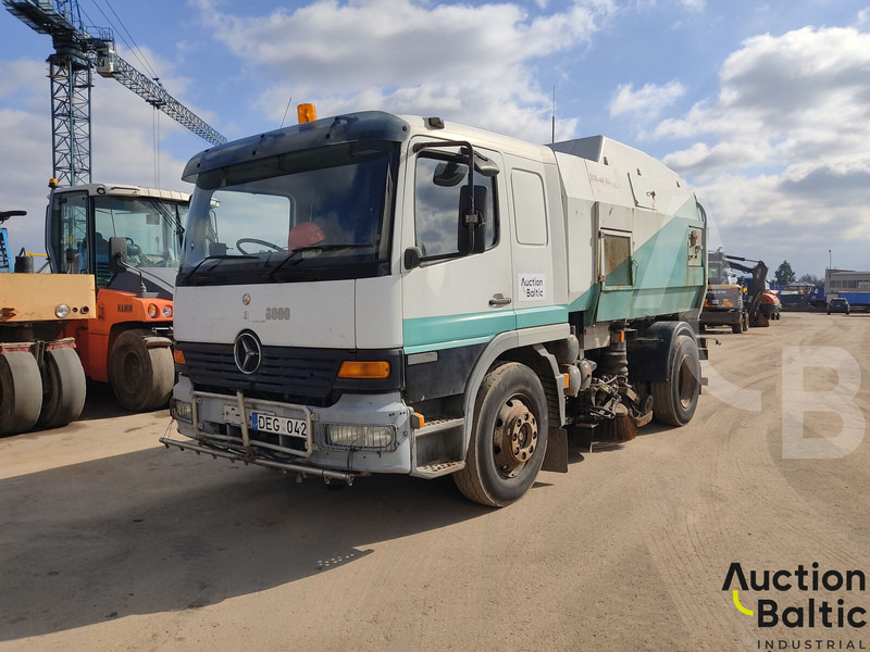 Mercedes-Benz 1517 - Vozilo za pometanje: slika 1 Mercedes-Benz 1517 - Vozilo za pometanje: slika 1