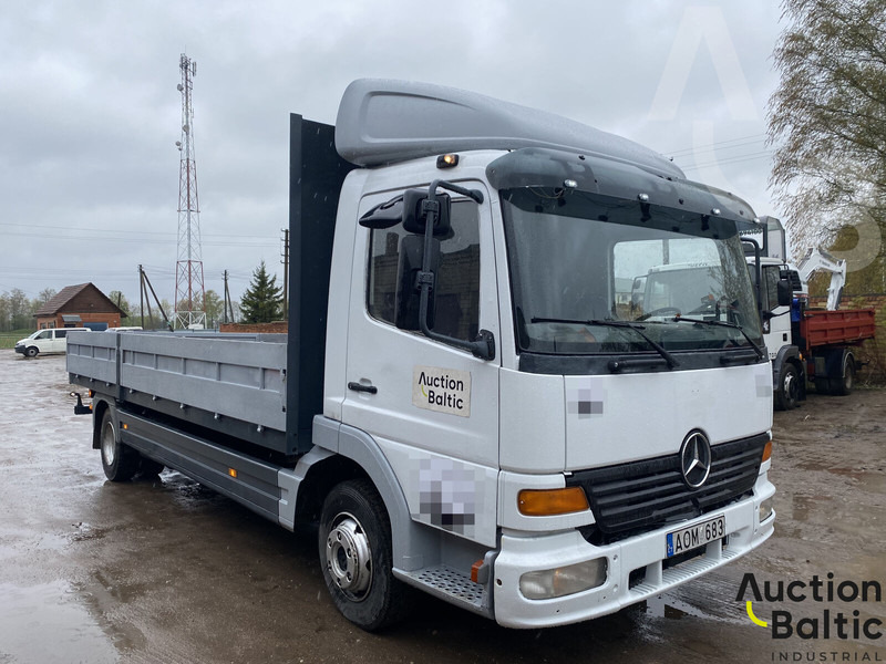 Mercedes-Benz 815 - Tovornjak s kesonom: slika 2 Mercedes-Benz 815 - Tovornjak s kesonom: slika 2