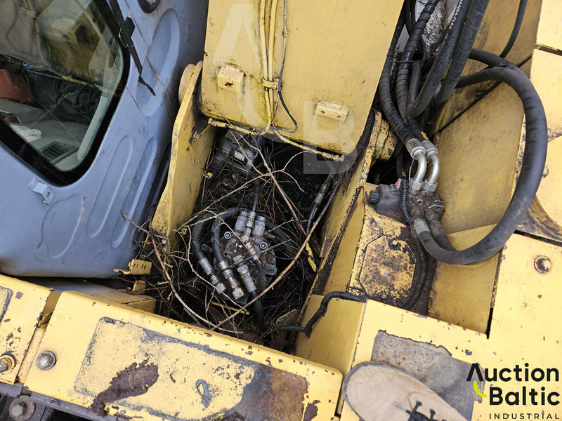 Bager goseničar New Holland E 145: slika 13 Bager goseničar New Holland E 145: slika 13