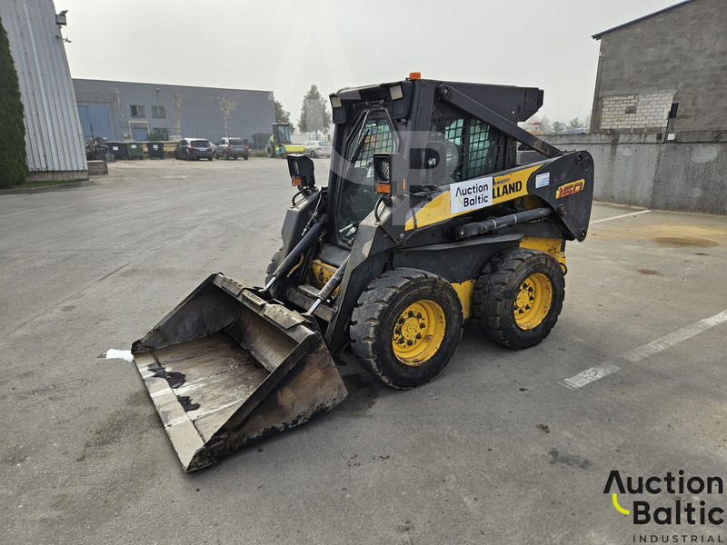 New Holland LS 160 - Mini nakladalec: slika 5 New Holland LS 160 - Mini nakladalec: slika 5