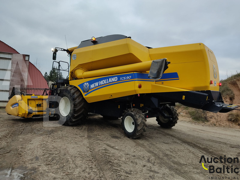 New Holland TC 5.90 - Kombajn harvester: slika 5 New Holland TC 5.90 - Kombajn harvester: slika 5