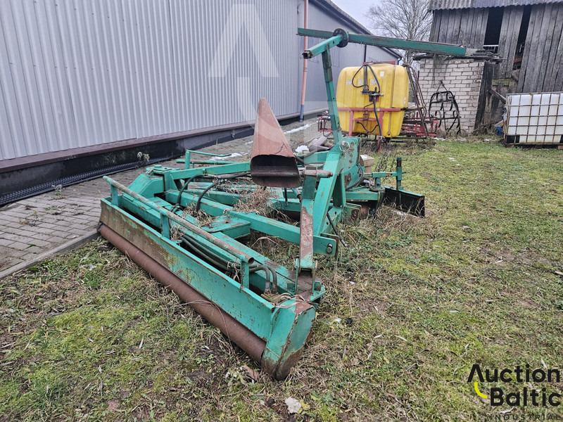 The pumpkin bulldozer - Greder: slika 1 The pumpkin bulldozer - Greder: slika 1