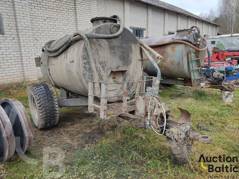Trailer - tank (Priekaba - cisterna) - Kiper prikolica: slika 2 Trailer - tank (Priekaba - cisterna) - Kiper prikolica: slika 2