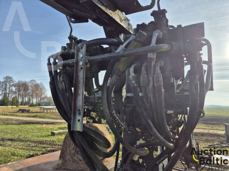 Trailer with Manipulator - Polprikolica s ponjavo: slika 5 Trailer with Manipulator - Polprikolica s ponjavo: slika 5