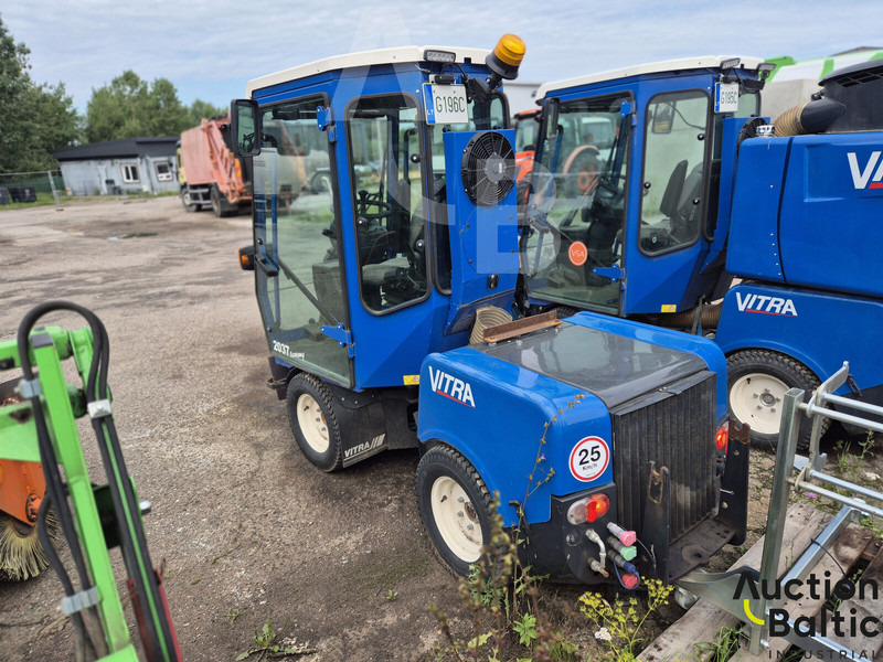 Vitra 2037 Economy - Vozilo za pometanje: slika 4 Vitra 2037 Economy - Vozilo za pometanje: slika 4