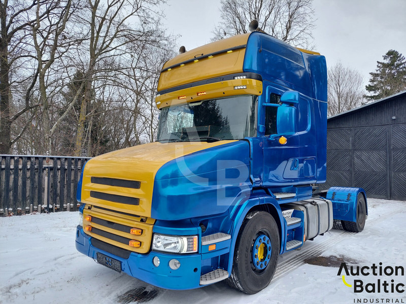 Scania T 114 LA - Vlačilec: slika 1 Scania T 114 LA - Vlačilec: slika 1