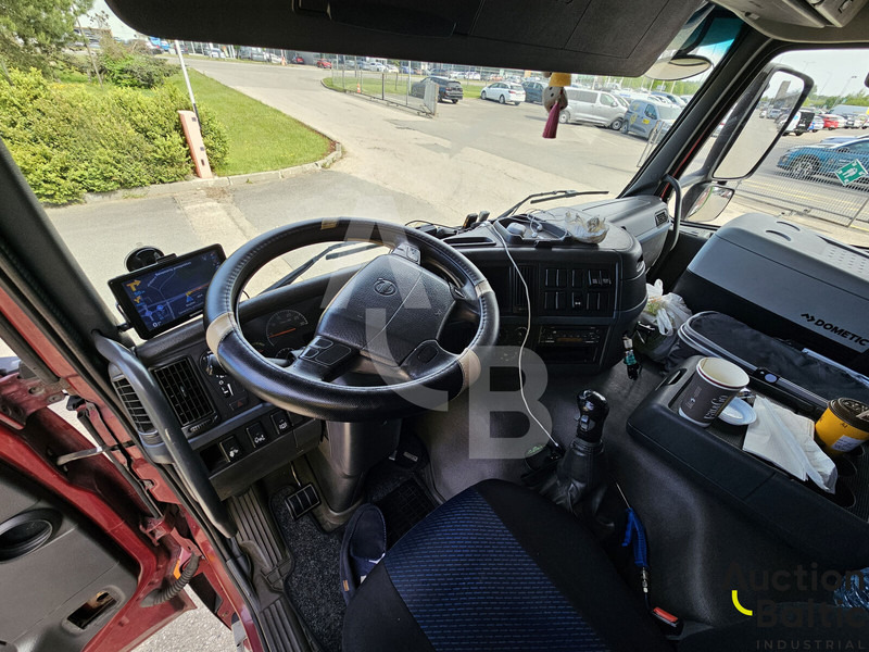 Tovornjak avtotransporter Volvo FM440: slika 6