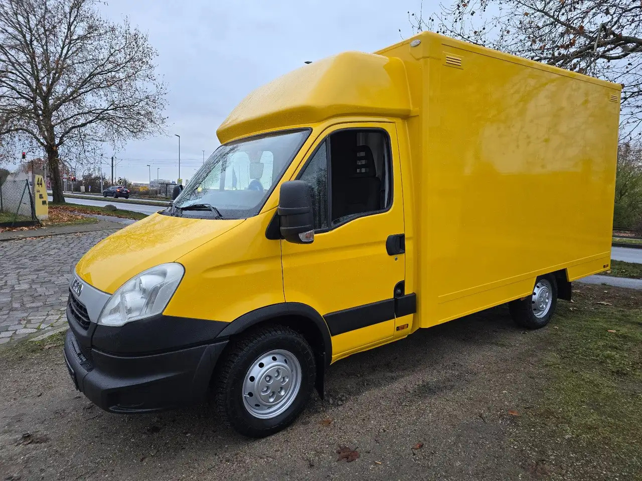 Iveco Daily/ Regalsystem/Luftfeder/KURZ/1. Hand - Dostavno vozilo z zabojnikom: slika 3 Iveco Daily/ Regalsystem/Luftfeder/KURZ/1. Hand - Dostavno vozilo z zabojnikom: slika 3