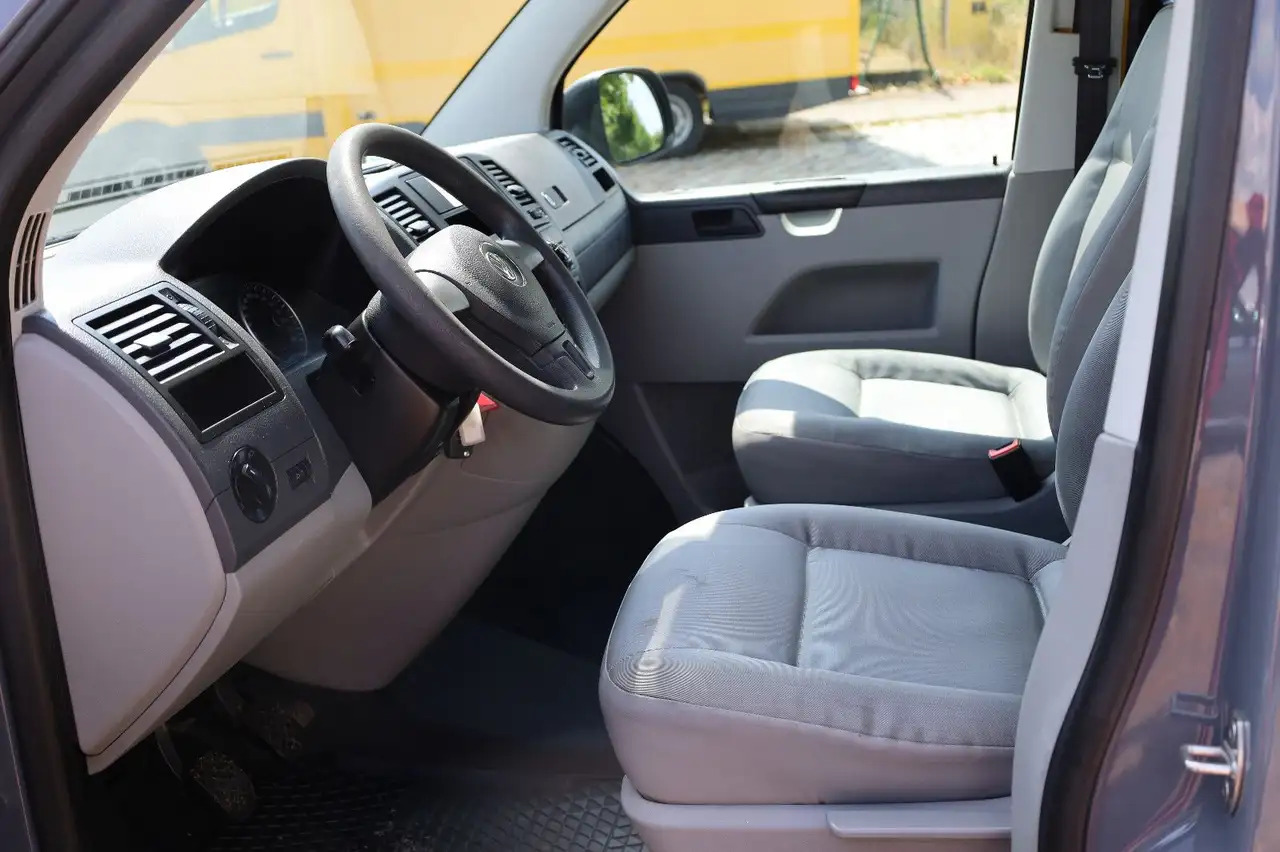 Volkswagen T5 Transporter Kasten-Kombi 2.0 TDI/EU5/5-Sitze - Avtomobil: slika 5 Volkswagen T5 Transporter Kasten-Kombi 2.0 TDI/EU5/5-Sitze - Avtomobil: slika 5