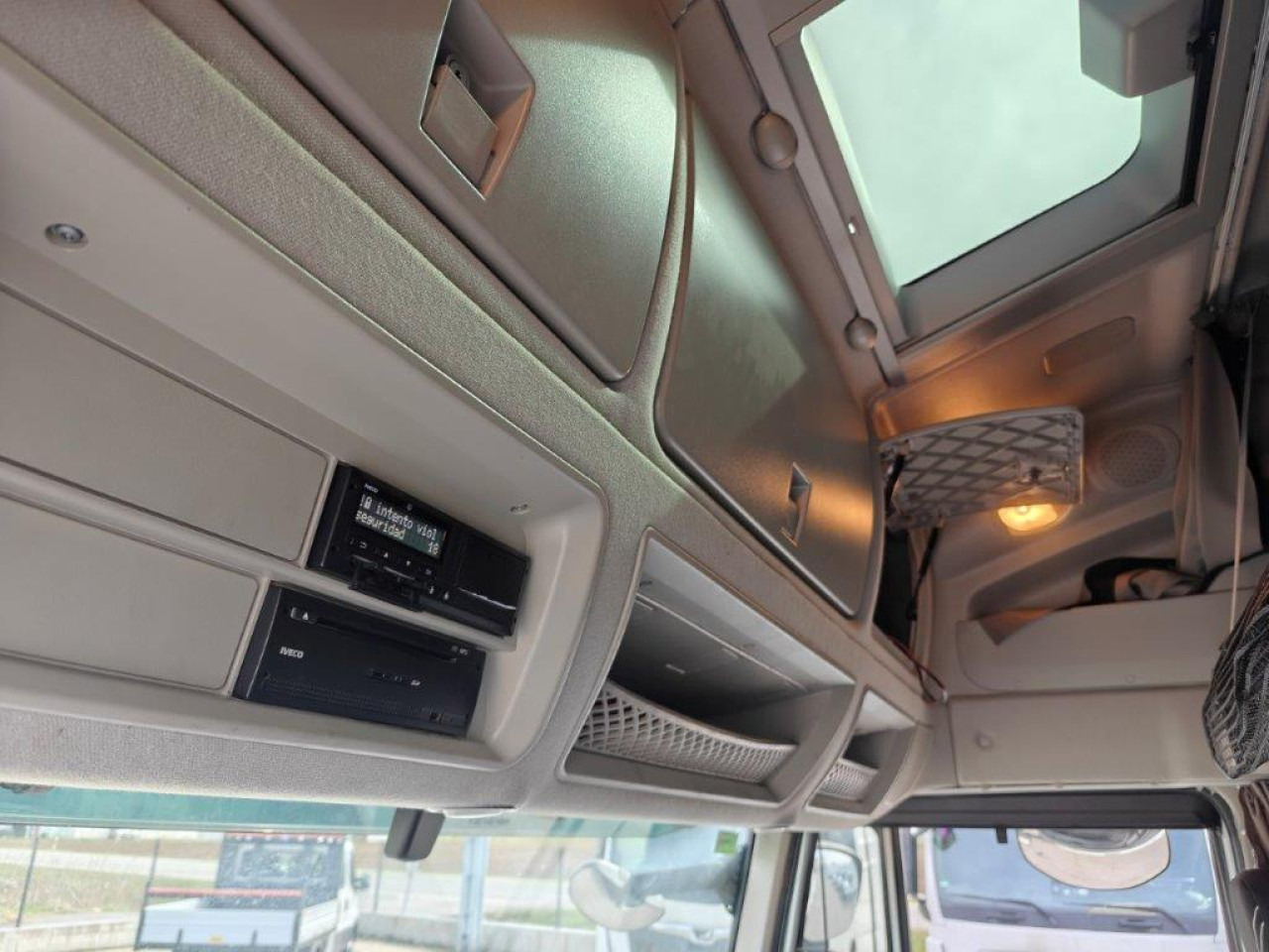 Vlačilec IVECO Stralis AS440S46T/PLNG Intarder Klima Luftfeder ZV: slika 10