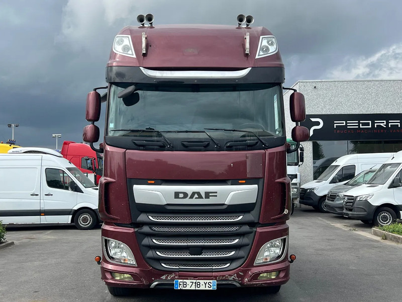 DAF XF 530 Super space **XF530 full spoiler**2018** - Vlačilec: slika 3 DAF XF 530 Super space **XF530 full spoiler**2018** - Vlačilec: slika 3