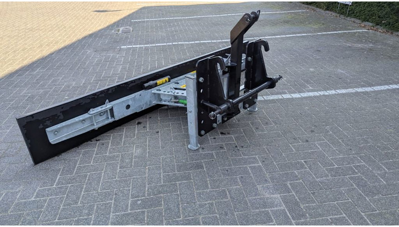 Zocon Rubberschuif 1.80mtr Giant + 3-punts - Oprema za živino: slika 3 Zocon Rubberschuif 1.80mtr Giant + 3-punts - Oprema za živino: slika 3