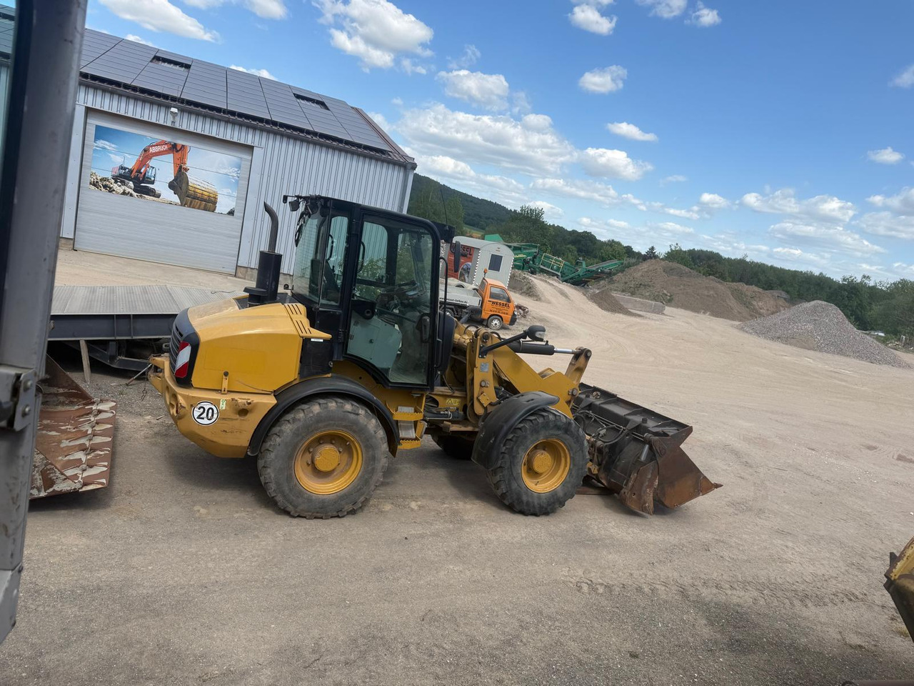 Caterpillar 908 H 2 mal verfügbar - Kolesni nakladalec: slika 4 Caterpillar 908 H 2 mal verfügbar - Kolesni nakladalec: slika 4