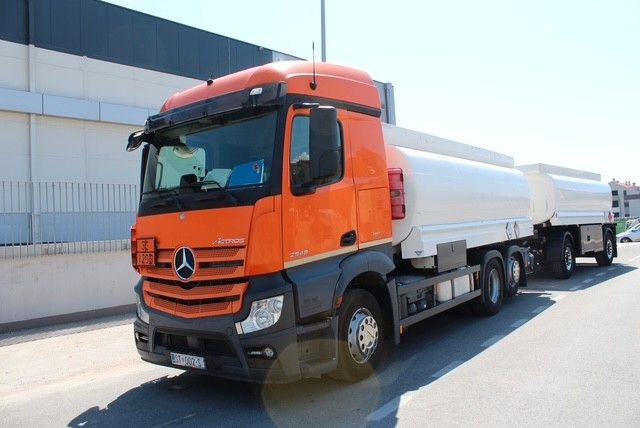 Mercedes-Benz Actros 2548 6x2/4 - Tovornjak cisterna: slika 1 Mercedes-Benz Actros 2548 6x2/4 - Tovornjak cisterna: slika 1