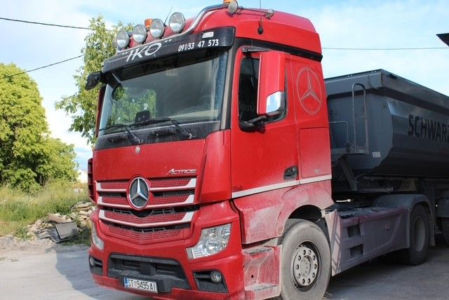 Mercedes-Benz Actros 4 2-Achser BM 963 1848 OM471 4x2 SZM - Vlačilec: slika 2 Mercedes-Benz Actros 4 2-Achser BM 963 1848 OM471 4x2 SZM - Vlačilec: slika 2