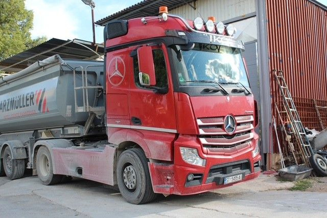 Mercedes-Benz Actros 4 2-Achser BM 963 1848 OM471 4x2 SZM - Vlačilec: slika 1 Mercedes-Benz Actros 4 2-Achser BM 963 1848 OM471 4x2 SZM - Vlačilec: slika 1