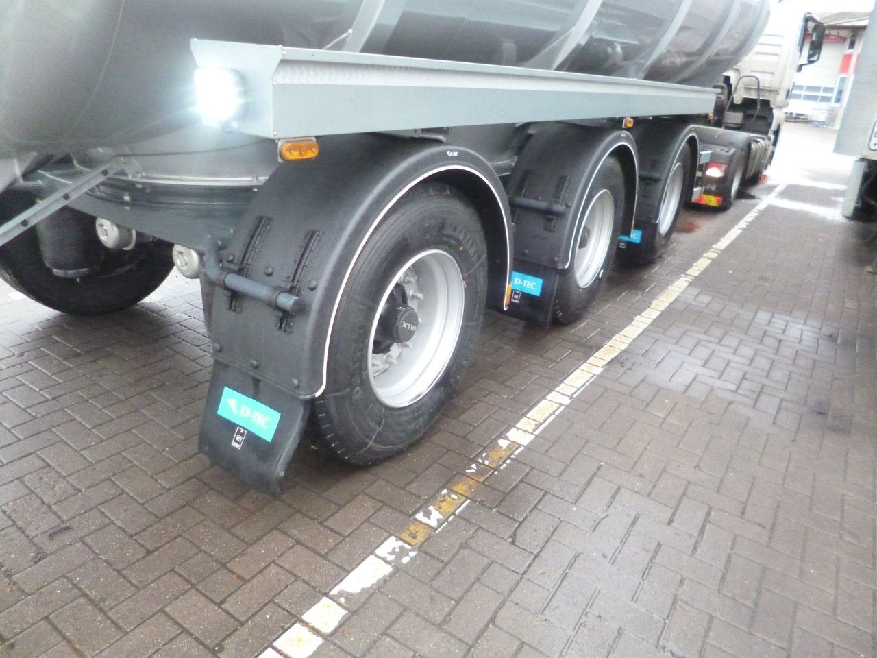 Nov Polprikolica cisterna D-TEC TANKTRAILER FV2011-20-R295 D-TEC Gülletanker FV2011 Zwangslenkung: slika 8