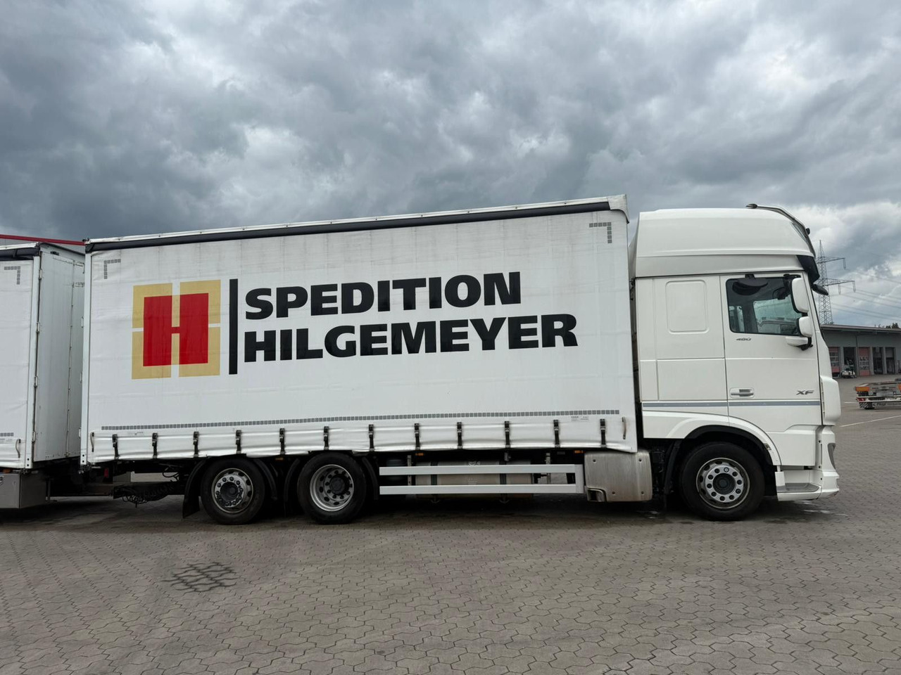 DAF XF 480 FAN LowDeck 6x2 Jumbo Inklusive Anhänger - Tovornjak s ponjavo: slika 4 DAF XF 480 FAN LowDeck 6x2 Jumbo Inklusive Anhänger - Tovornjak s ponjavo: slika 4