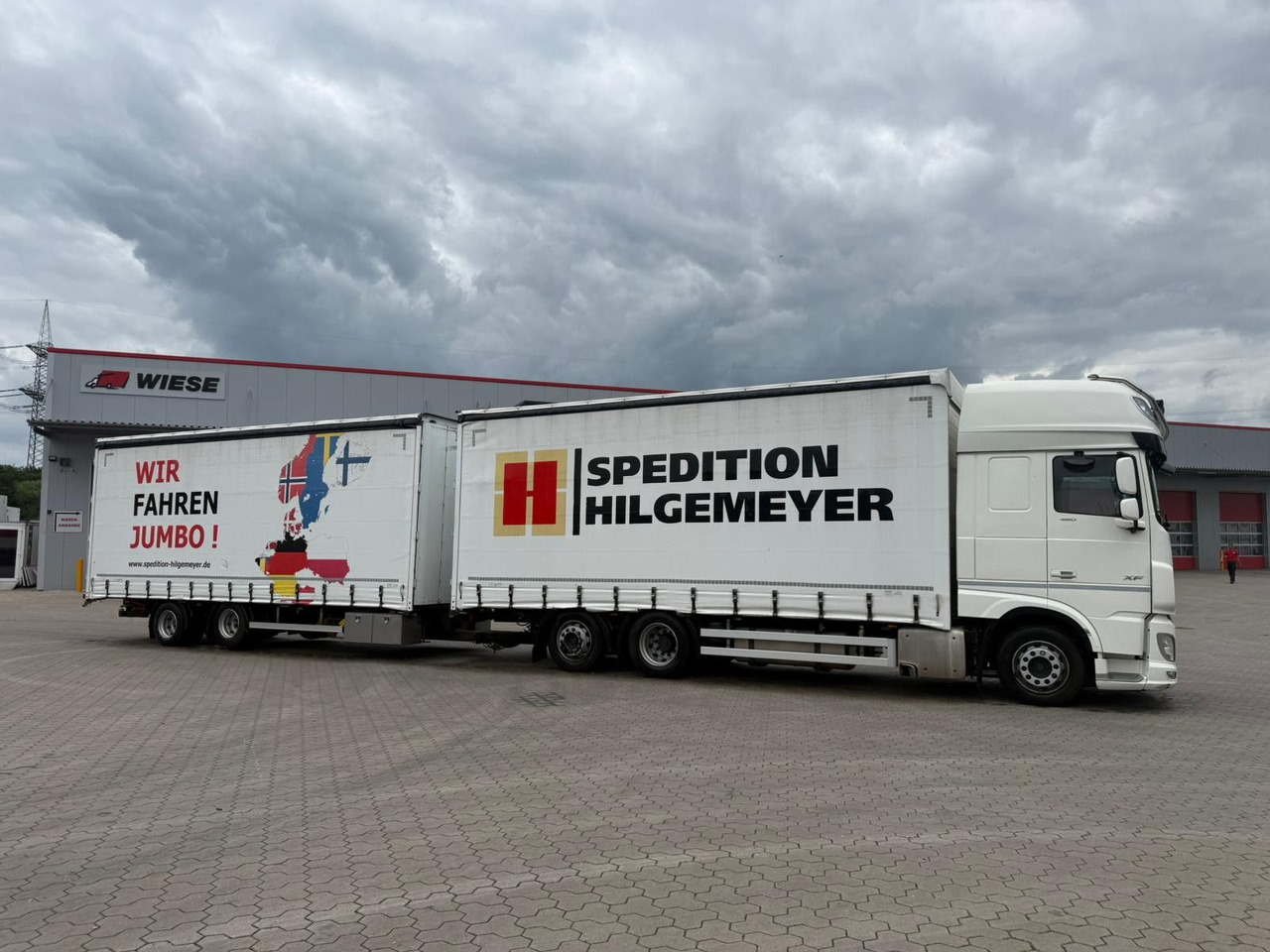 DAF XF 480 FAN LowDeck 6x2 Jumbo Inklusive Anhänger - Tovornjak s ponjavo: slika 3 DAF XF 480 FAN LowDeck 6x2 Jumbo Inklusive Anhänger - Tovornjak s ponjavo: slika 3