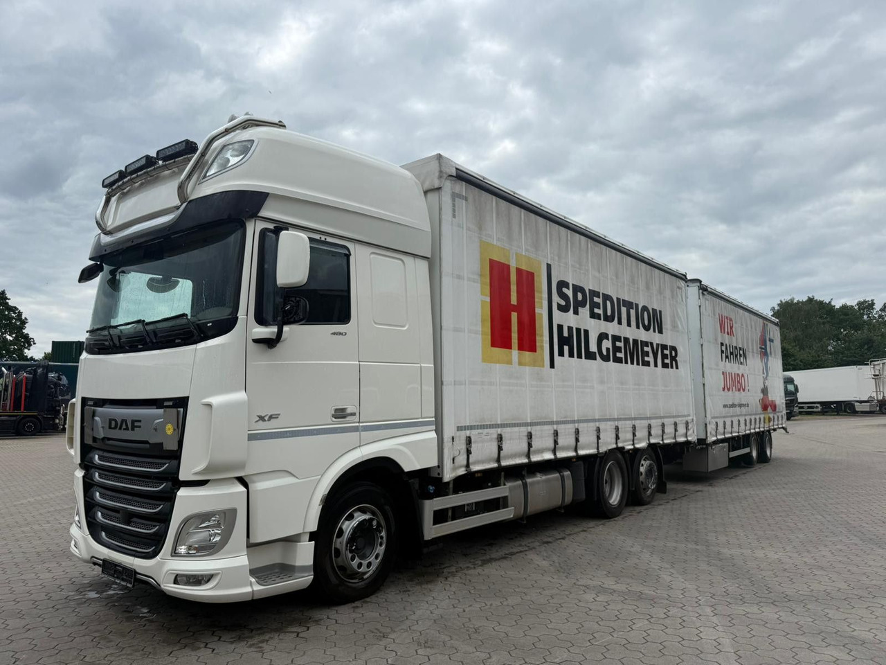 DAF XF 480 FAN LowDeck 6x2 Jumbo Inklusive Anhänger - Tovornjak s ponjavo: slika 2 DAF XF 480 FAN LowDeck 6x2 Jumbo Inklusive Anhänger - Tovornjak s ponjavo: slika 2