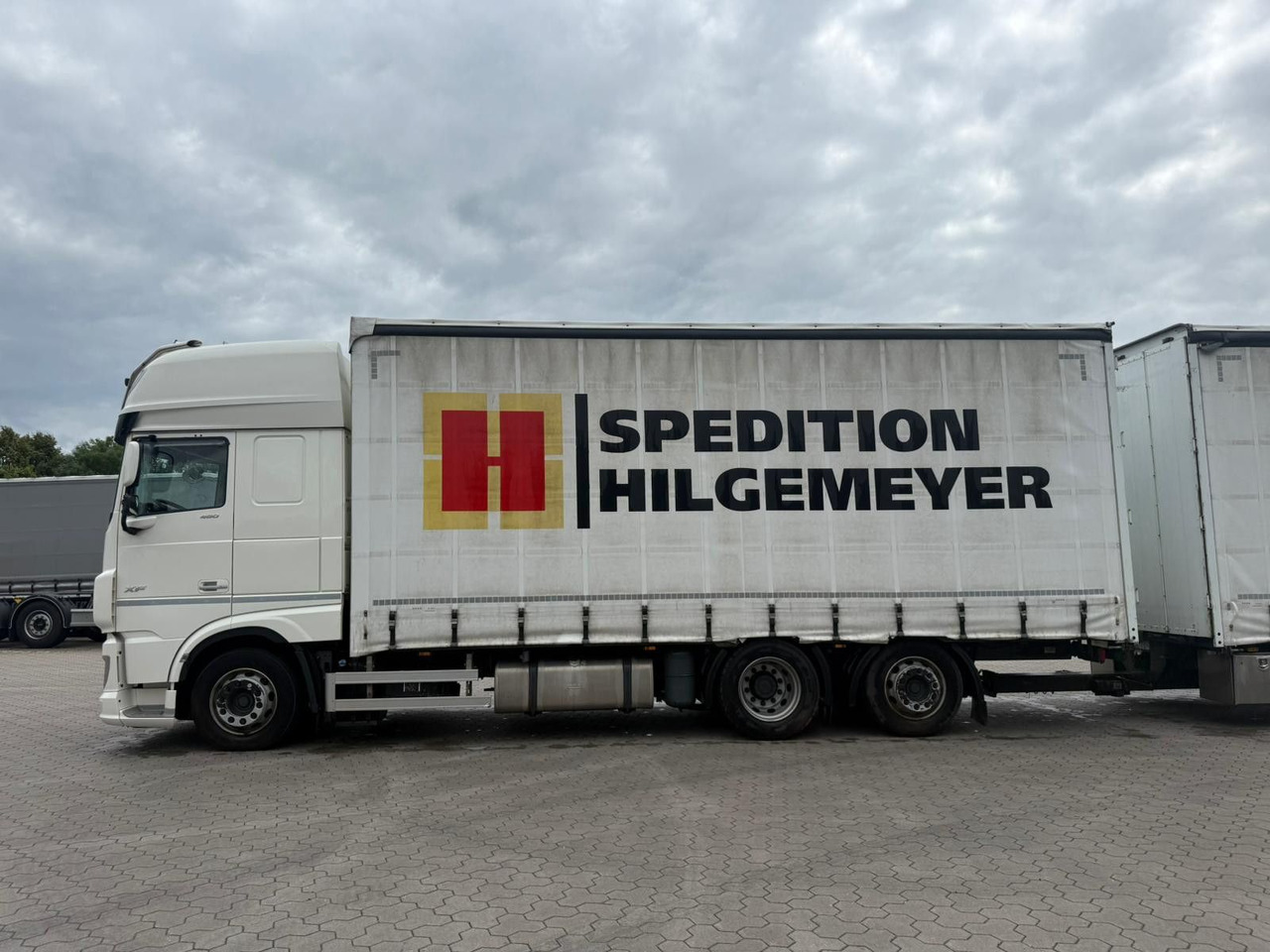 DAF XF 480 FAN LowDeck 6x2 Jumbo Inklusive Anhänger - Tovornjak s ponjavo: slika 4 DAF XF 480 FAN LowDeck 6x2 Jumbo Inklusive Anhänger - Tovornjak s ponjavo: slika 4