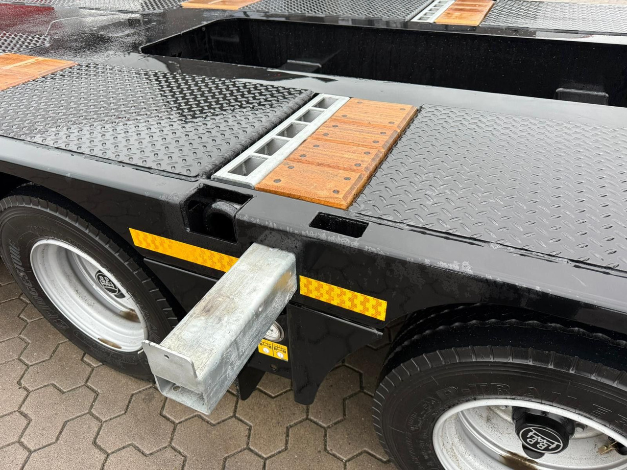 Nizko noseča polprikolica Kässbohrer K.SLA R 4 / 2N 18/40 Tieflader Radmulden tele: slika 13 Nizko noseča polprikolica Kässbohrer K.SLA R 4 / 2N 18/40 Tieflader Radmulden tele: slika 13