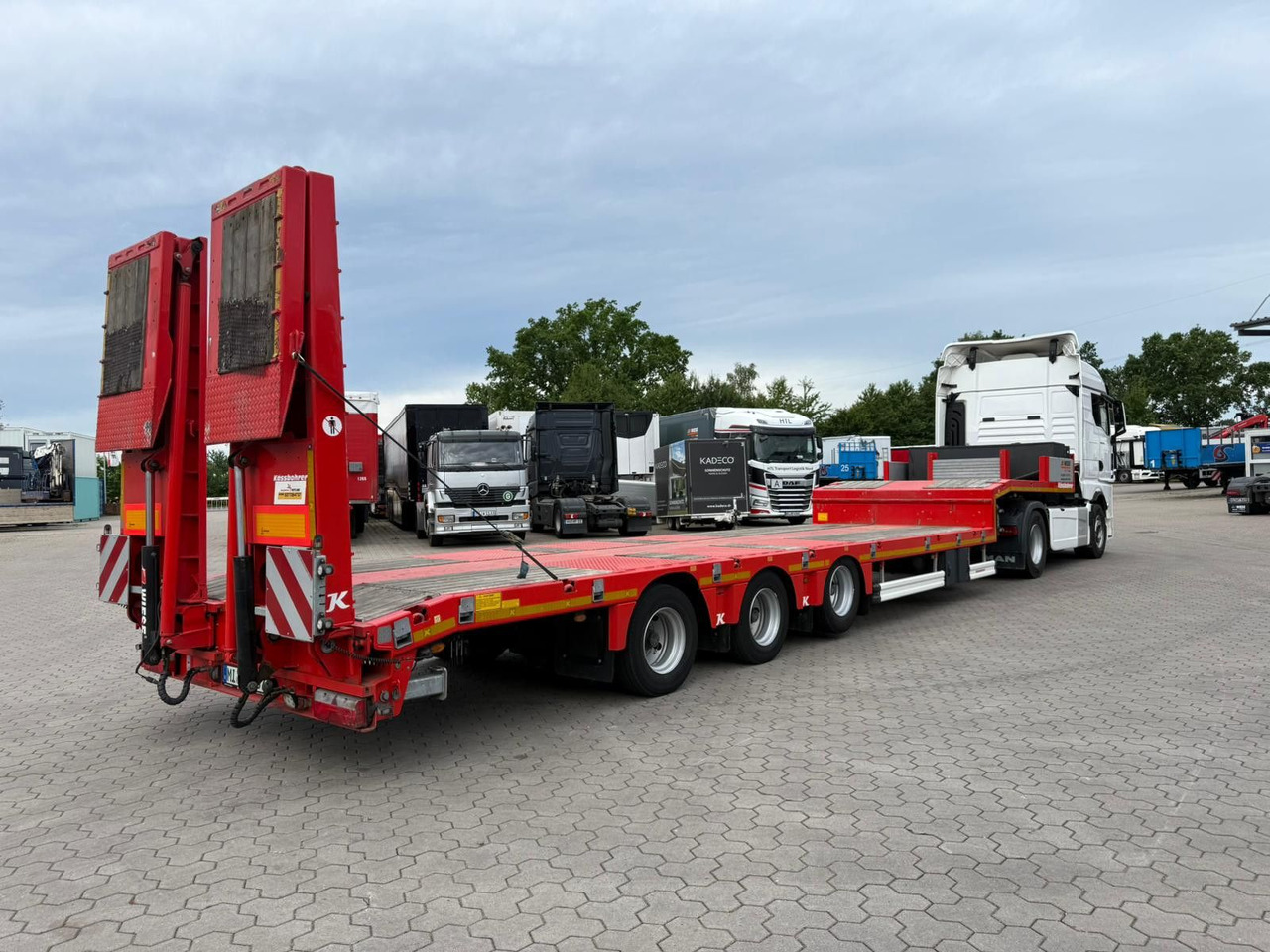 Kässbohrer K.SLS ECO Tieflader mit hydraulischen Rampen - Nizko noseča polprikolica: slika 2 Kässbohrer K.SLS ECO Tieflader mit hydraulischen Rampen - Nizko noseča polprikolica: slika 2