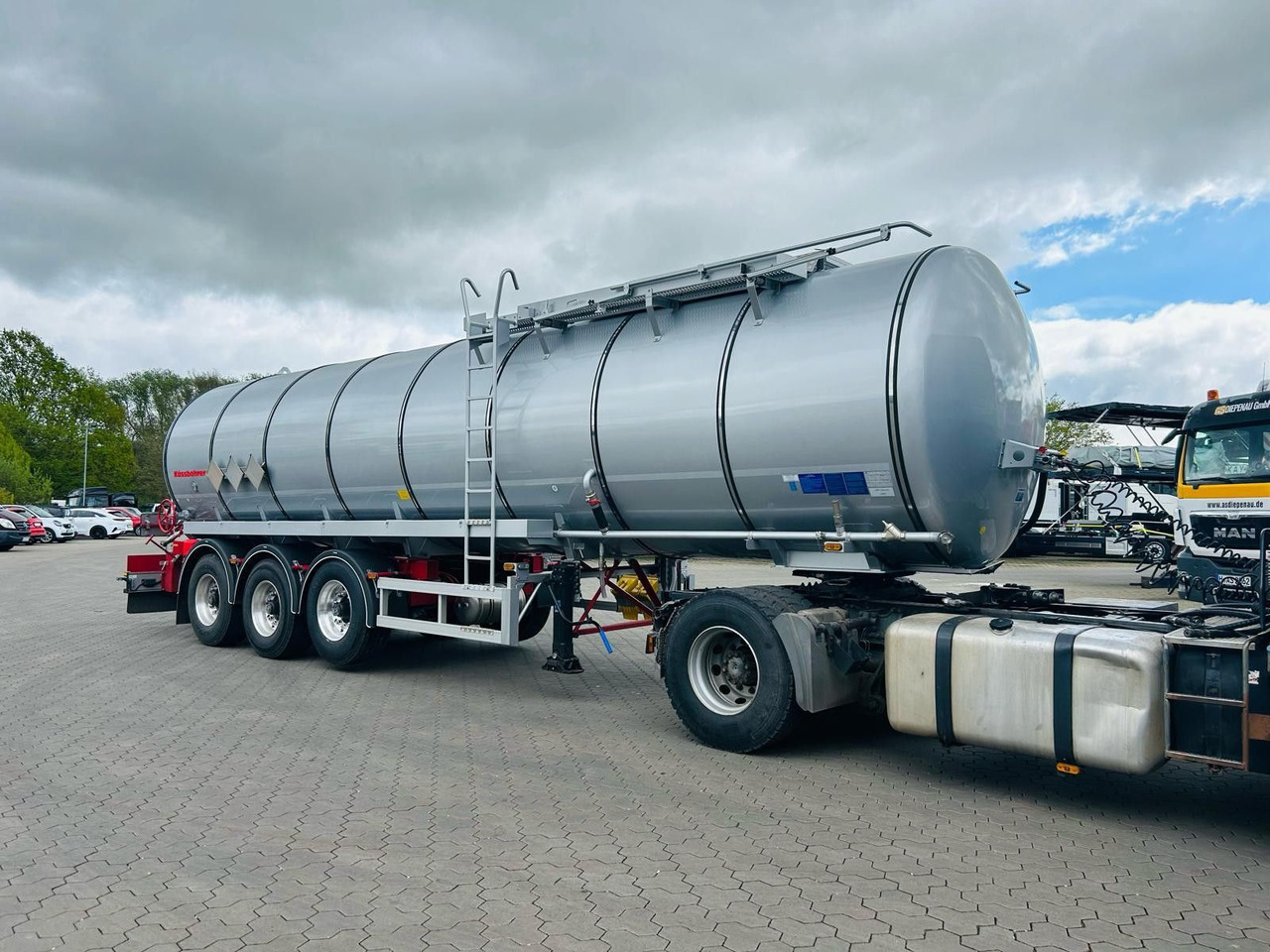 Kässbohrer STS.SS Edelstahl Tankauflieger Bitumen 32m³ - Polprikolica cisterna: slika 3 Kässbohrer STS.SS Edelstahl Tankauflieger Bitumen 32m³ - Polprikolica cisterna: slika 3
