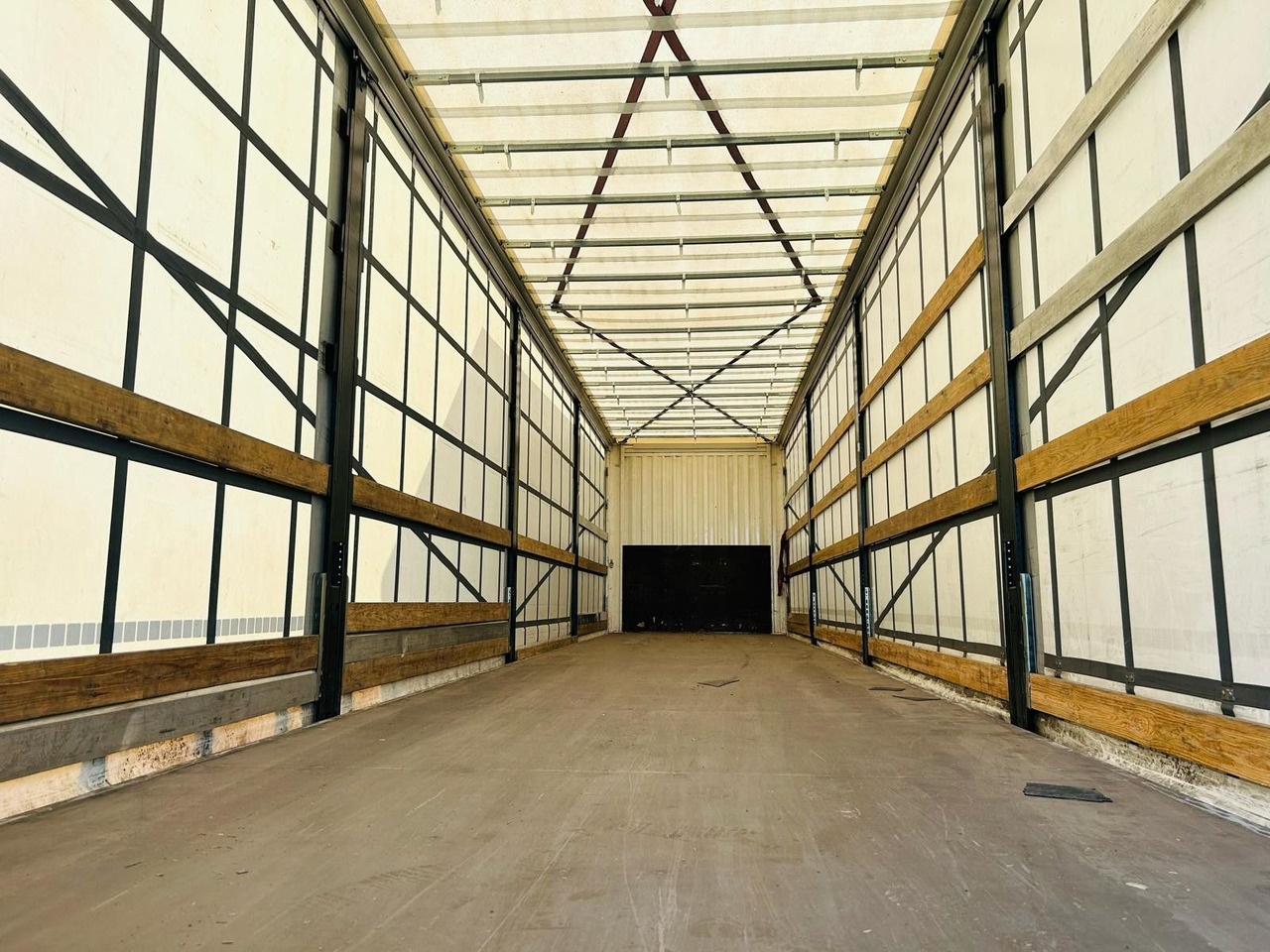 Kässbohrer Schiebeplanen Auflieger - Polprikolica s ponjavo: slika 5 Kässbohrer Schiebeplanen Auflieger - Polprikolica s ponjavo: slika 5