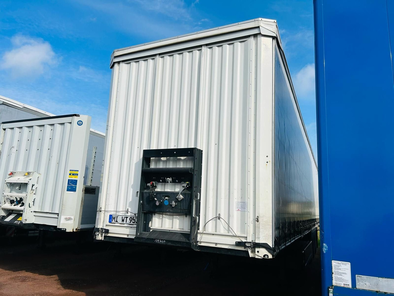 Kässbohrer Schiebeplanen Auflieger - Polprikolica s ponjavo: slika 4 Kässbohrer Schiebeplanen Auflieger - Polprikolica s ponjavo: slika 4