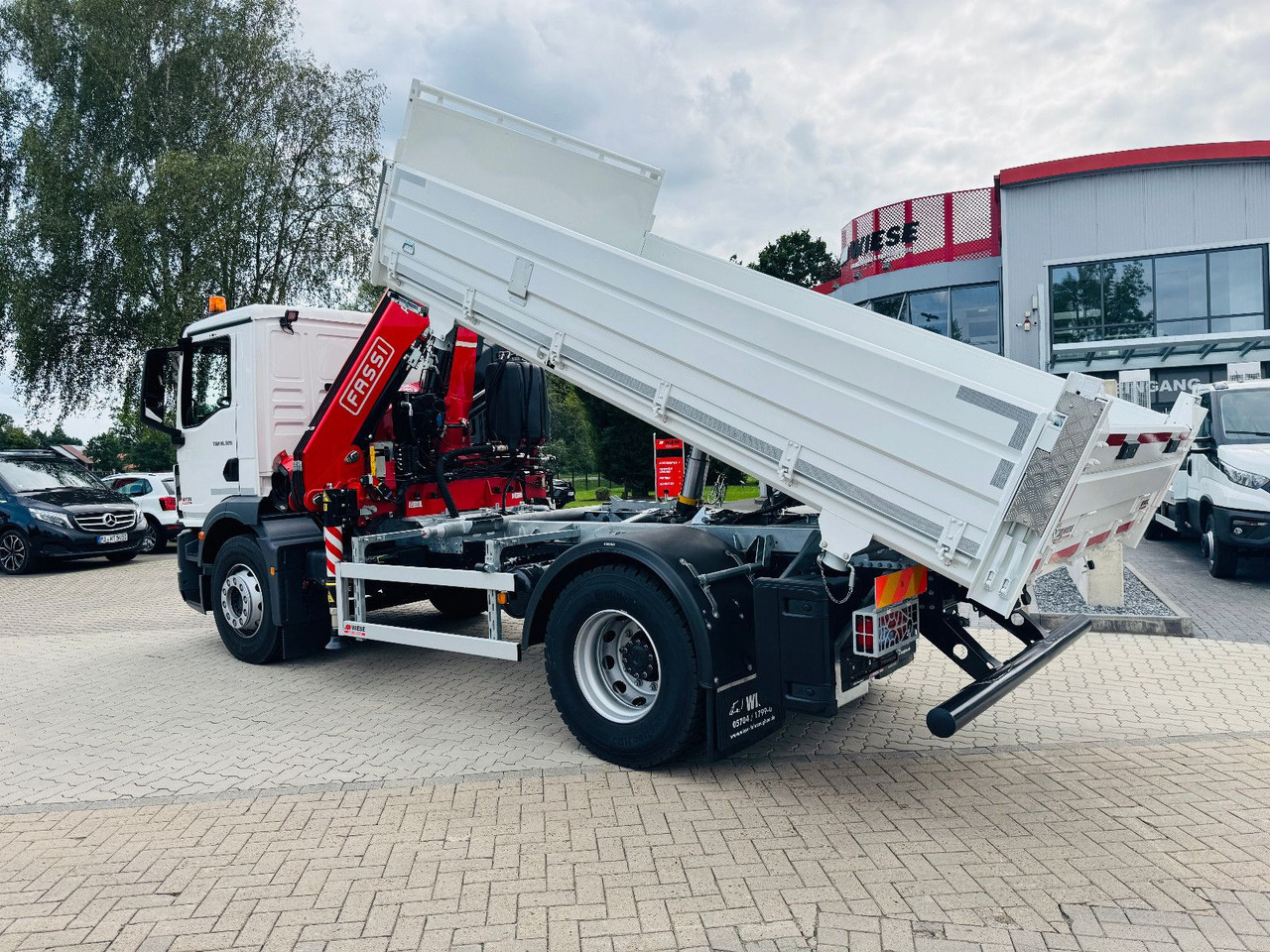 MAN 18.320 4x2 mit Fassi Ladekran Sofort Verfügbar - Tovornjak prekucnik, Tovornjak z dvigalom: slika 2 MAN 18.320 4x2 mit Fassi Ladekran Sofort Verfügbar - Tovornjak prekucnik, Tovornjak z dvigalom: slika 2