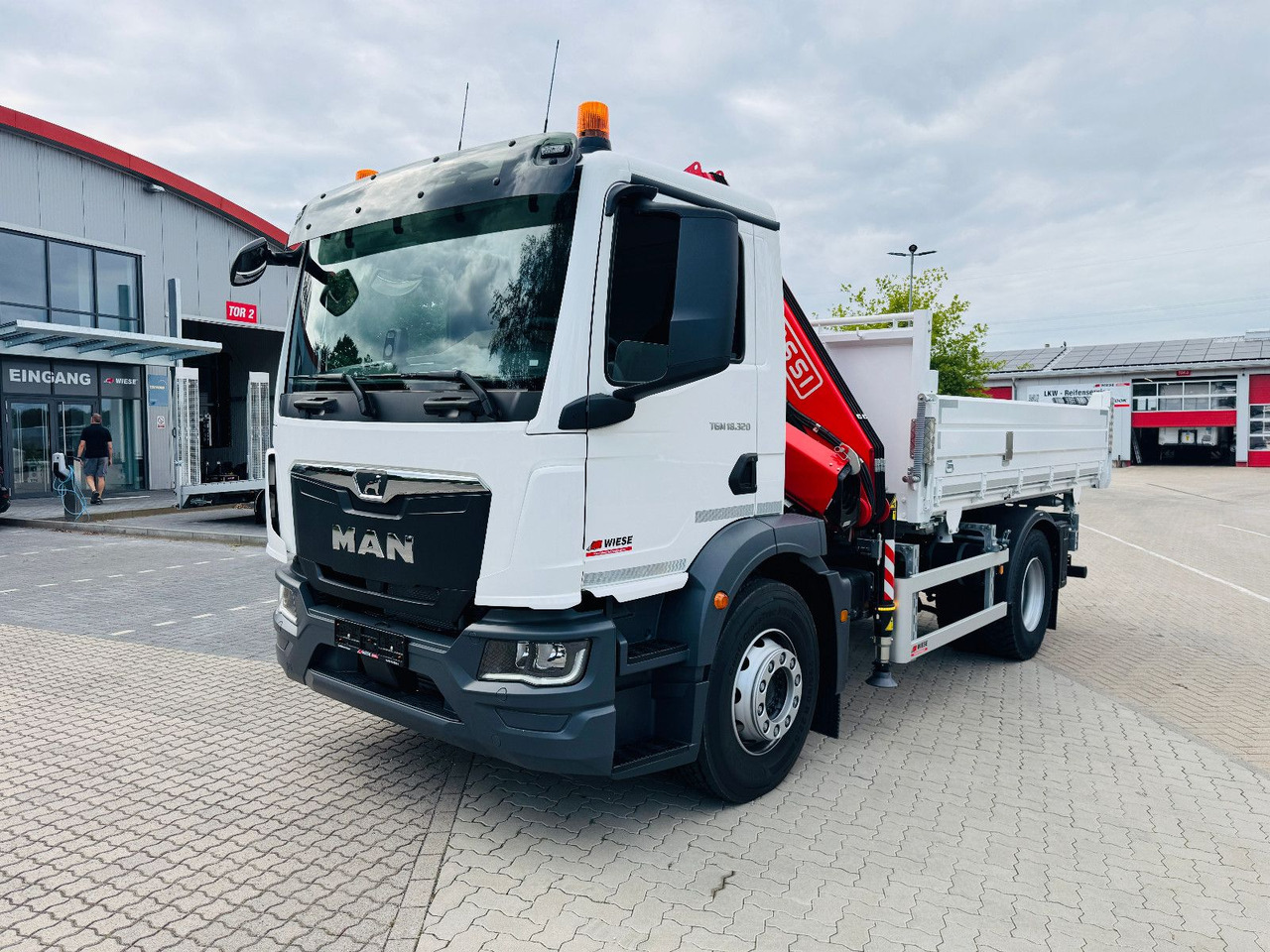 MAN 18.320 4x2 mit Fassi Ladekran Sofort Verfügbar - Tovornjak prekucnik, Tovornjak z dvigalom: slika 1 MAN 18.320 4x2 mit Fassi Ladekran Sofort Verfügbar - Tovornjak prekucnik, Tovornjak z dvigalom: slika 1
