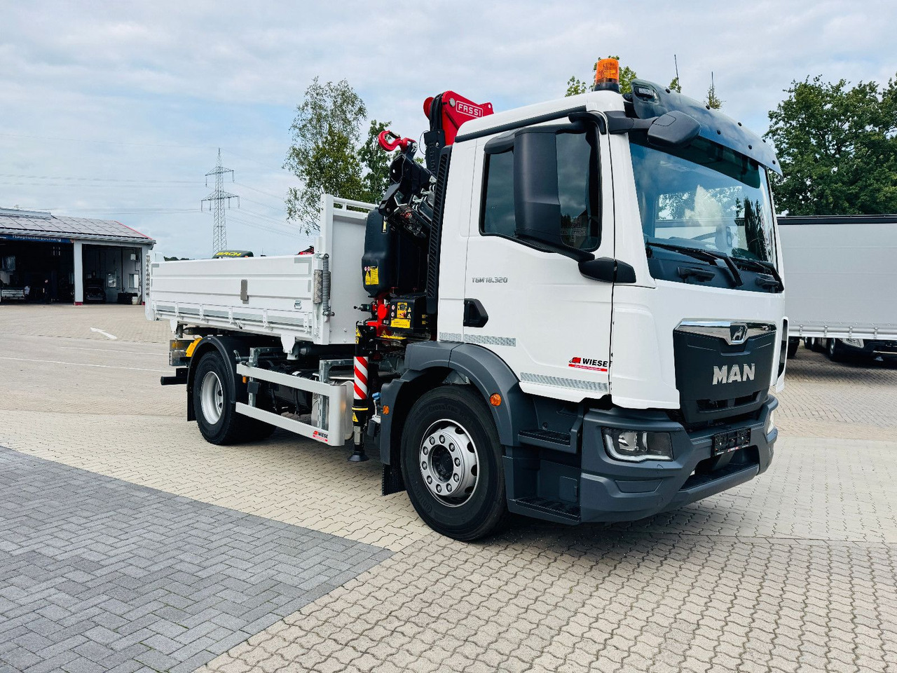 MAN 18.320 4x2 mit Fassi Ladekran Sofort Verfügbar - Tovornjak z dvigalom: slika 3 MAN 18.320 4x2 mit Fassi Ladekran Sofort Verfügbar - Tovornjak z dvigalom: slika 3