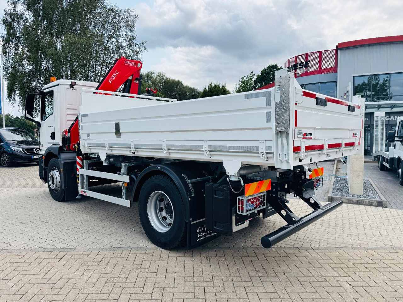MAN 18.320 4x2 mit Fassi Ladekran Sofort Verfügbar - Tovornjak prekucnik, Tovornjak z dvigalom: slika 4 MAN 18.320 4x2 mit Fassi Ladekran Sofort Verfügbar - Tovornjak prekucnik, Tovornjak z dvigalom: slika 4