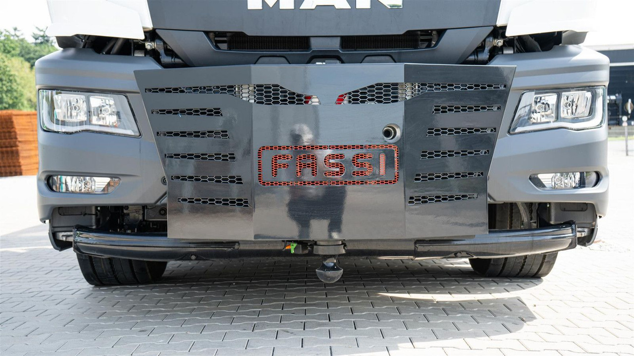 MAN 35.470 8x2 Kran F710 RA2.26 - Tovornjak s kesonom, Tovornjak z dvigalom: slika 2 MAN 35.470 8x2 Kran F710 RA2.26 - Tovornjak s kesonom, Tovornjak z dvigalom: slika 2