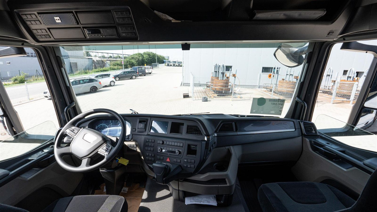 MAN 35.470 8x2 Kran F710 RA2.26 - Tovornjak s kesonom, Tovornjak z dvigalom: slika 3 MAN 35.470 8x2 Kran F710 RA2.26 - Tovornjak s kesonom, Tovornjak z dvigalom: slika 3