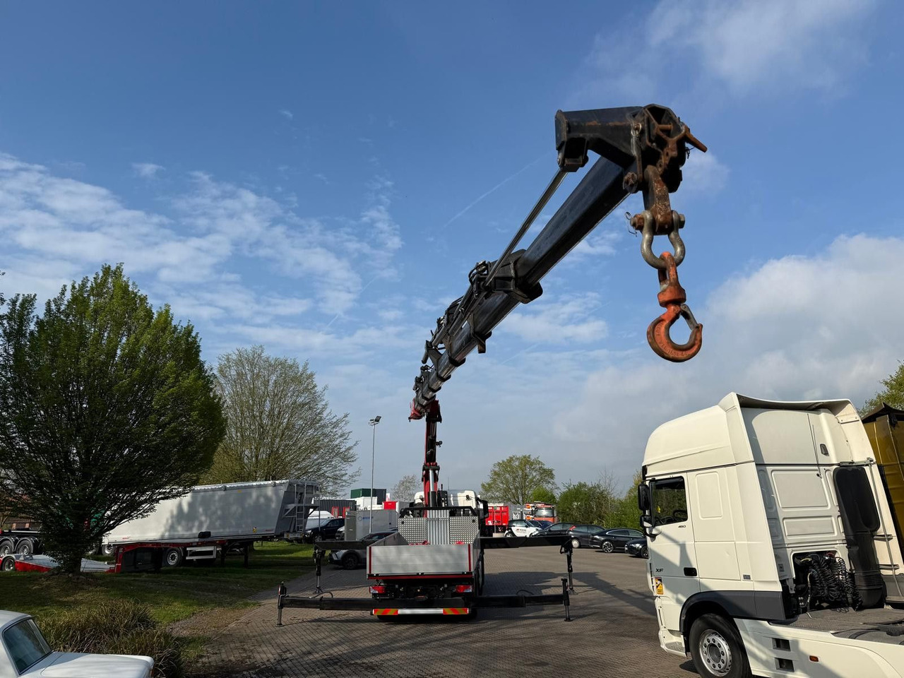 MAN 35.520 8x4 Kran Fassi F800, OHNE ABSTÜTZÜBERWACH - Tovornjak z dvigalom: slika 4 MAN 35.520 8x4 Kran Fassi F800, OHNE ABSTÜTZÜBERWACH - Tovornjak z dvigalom: slika 4