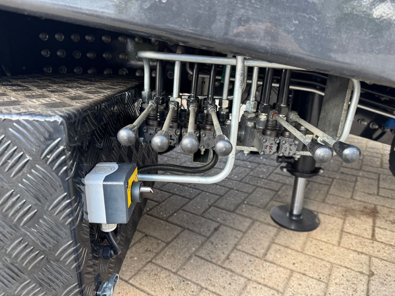 MAN 8x4 Maschinentransporter - Vlečno vozilo: slika 3 MAN 8x4 Maschinentransporter - Vlečno vozilo: slika 3